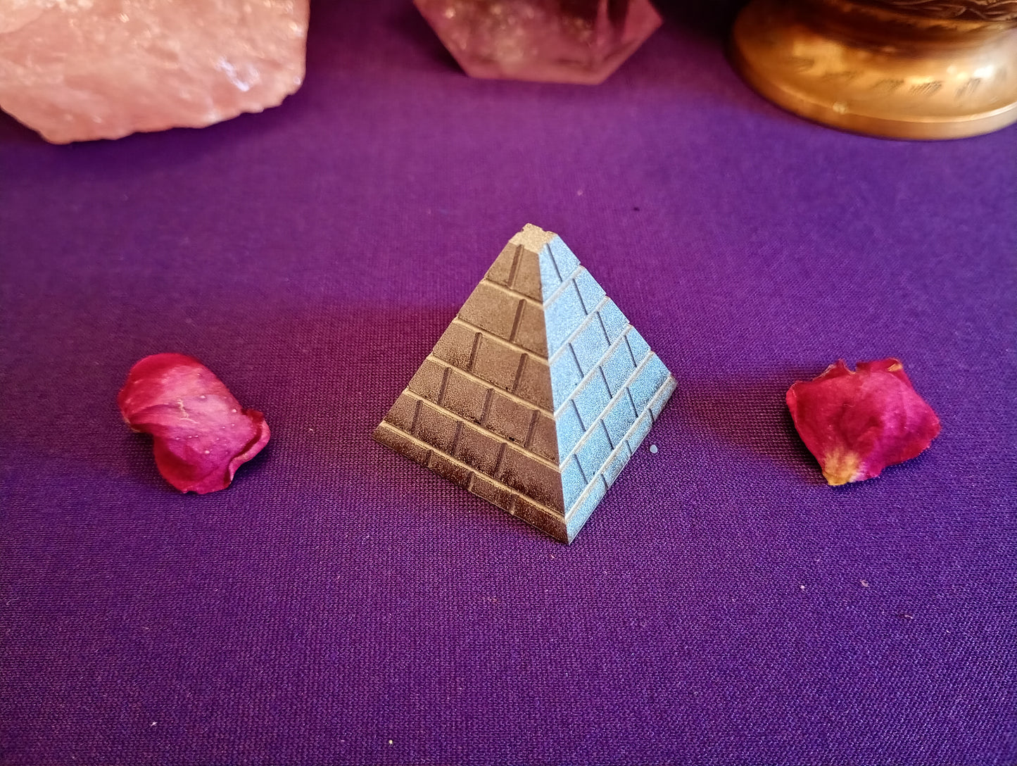 Tiny Woogonite Orgonate Pyramid Orgone Device - Crystal, and Metallic finish Stone, Foil and Filings - Multiple Options Available - Handmade in Wiltshire
